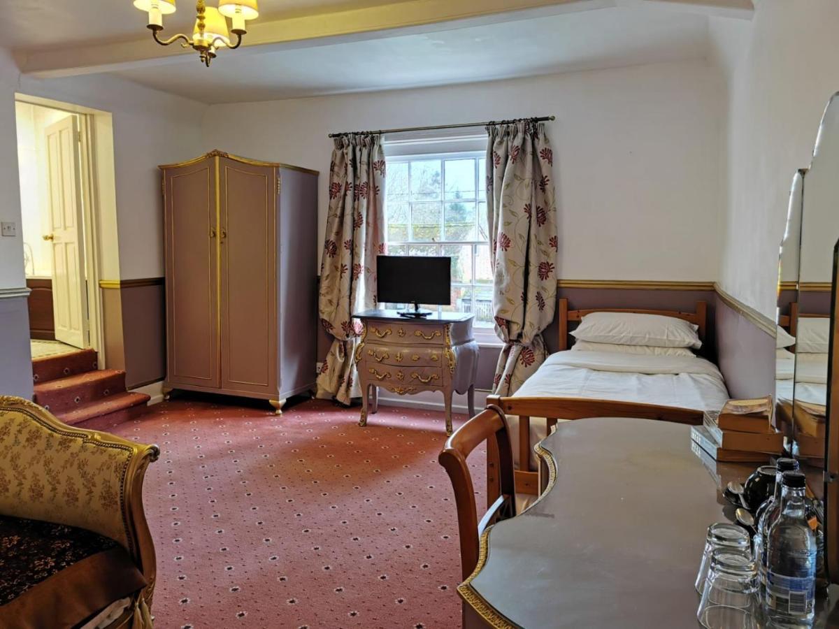 The Compasses Inn Fordingbridge Eksteriør billede