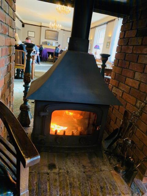 The Compasses Inn Fordingbridge Eksteriør billede